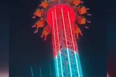 
				Vídeo mostra grupo em pânico após brinquedo travar a 30 m de altura
			
			