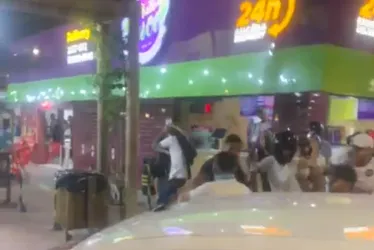 
				Vídeo mostra torcedor do CSA espancado por grupo de jovens no Jaraguá
			
			