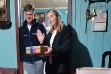 
				Vídeo: mulher viraliza ao revelar traições do marido com família reunida
			
			