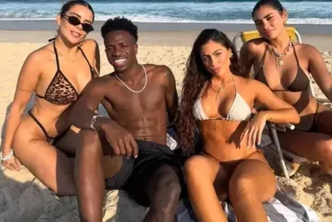 
				Vini Jr reúne jovens apontadas como affairs em praia no Rio
			
			