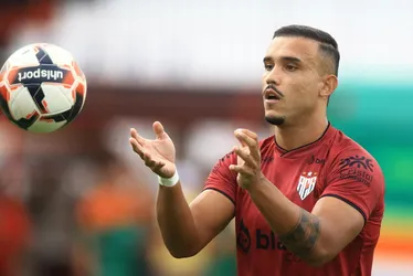 
			
				William Pottker é apresentado no CRB e rasga elogios à torcida: "É arrepiante!"
			
			