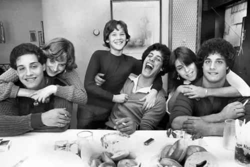 
				A incrível e trágica história dos trigêmeos separados por estudo
			
			