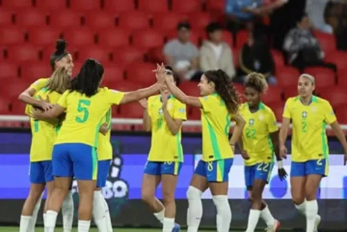 
				Brasil goleia Uruguai, vai à final da Copa América e garante vaga
			
			