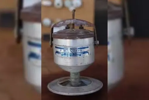 
				Brasileiro inventou chuveiro elétrico para cuidar do pai
			
			