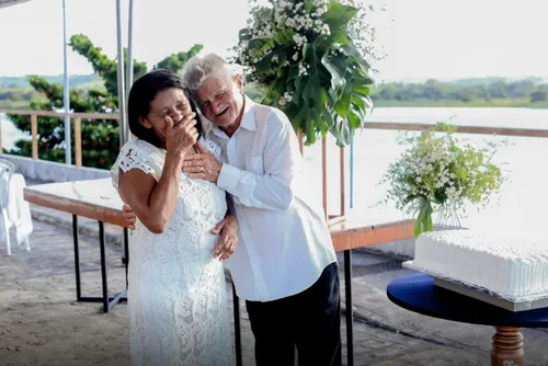 
				Casais penedenses dizem ‘sim’ às margens do Rio São Francisco
			
			