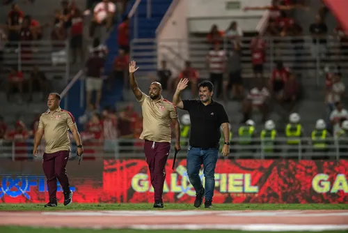 
				“Esse jogo já foi, não volta mais”: Barroca valoriza atuação e pede foco na Série B
			
			
