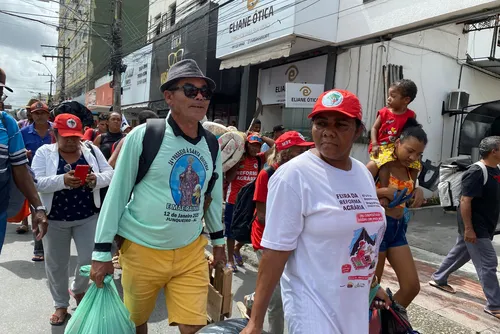 
				Vereador diz que ônibus escolares foram usados para transportar integrantes do MST para o centro de Maceió
			
			