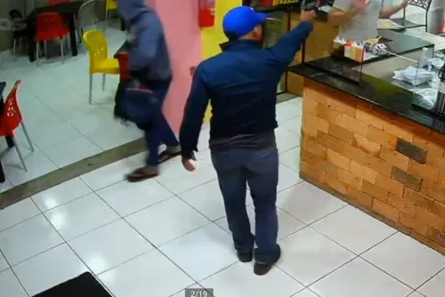 
				Suspeito de assaltar hamburgueria no Antares é preso 24 horas depois do crime
			
			