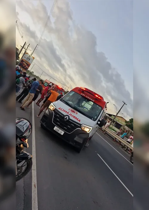 
			
				Acidente deixa uma pessoa morta no viaduto do Francês
			
			
