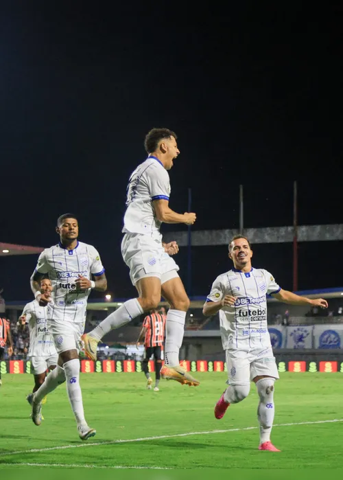 
				CSA vence o Ferroviário, no Rei Pelé, e está na semifinal da Copa do Nordeste: 2x1
			
			