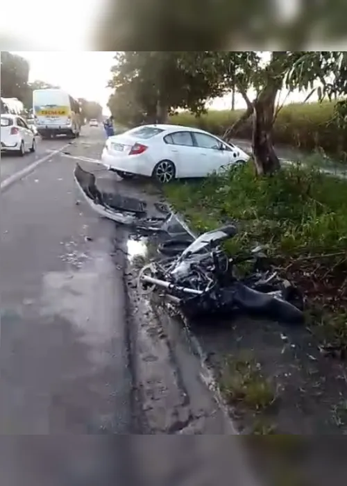 
				Colisão frontal entre carro e moto mata motociclista na BR-316
			
			
