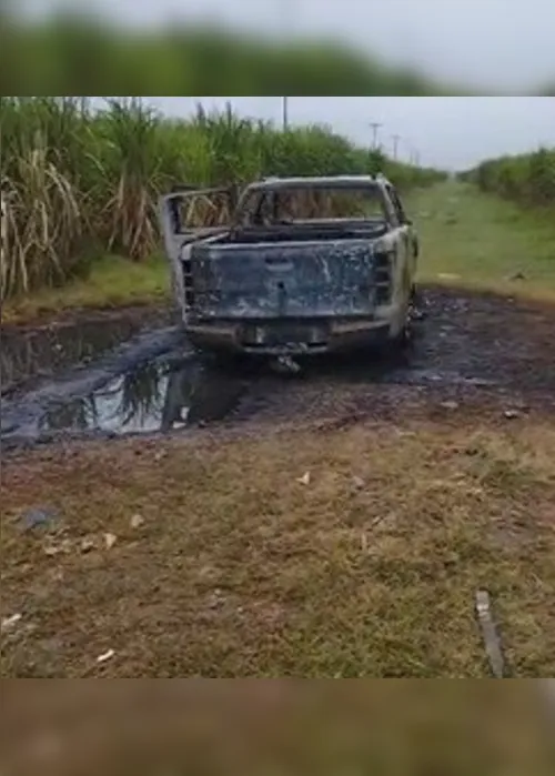 
				Corpo carbonizado é achado em caminhonete incendiada em Marechal Deodoro
			
			