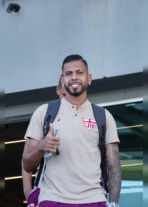 
				Delegação do CRB segue viagem rumo a Curitiba, para jogo contra o Operário
			
			