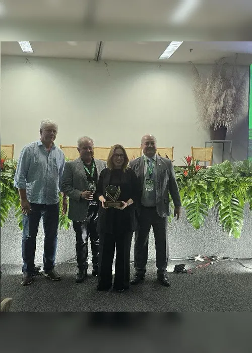 
				Empresária Elizabeth Anne Lyra Lopes de Farias é homenageada com troféu Luiz Ernesto Correia Maranhão da Stab Leste
			
			