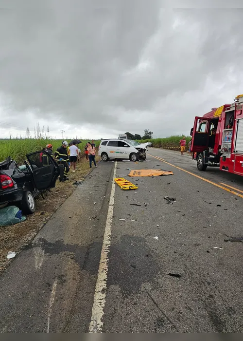 
				Grave acidente deixa dois homens presos às ferragens em Marechal Deodoro
			
			