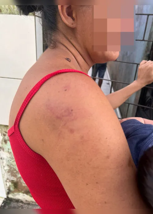 
			
				Homem é preso após ameaçar esposa e filhos com révolver
			
			