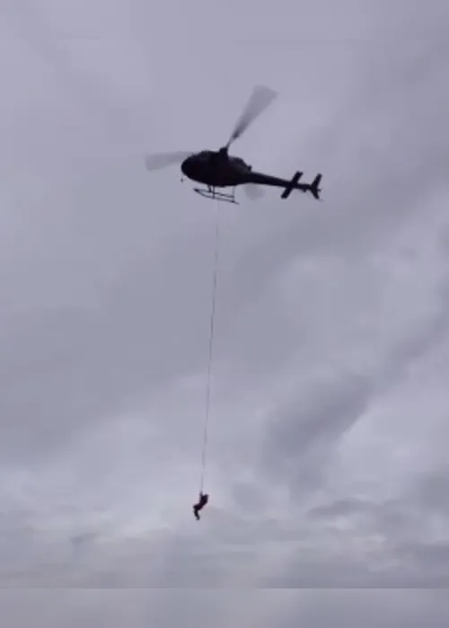 
			
				Impressionante! Grupamento aéreo de AL resgata idoso ilhado no Vale do Paraíba
			
			