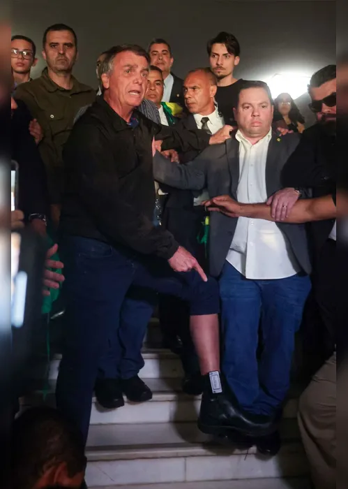
				Moraes dá 24h para defesa de Bolsonaro explicar descumprimento de cautelar, sob pena de prisão imediata
			
			