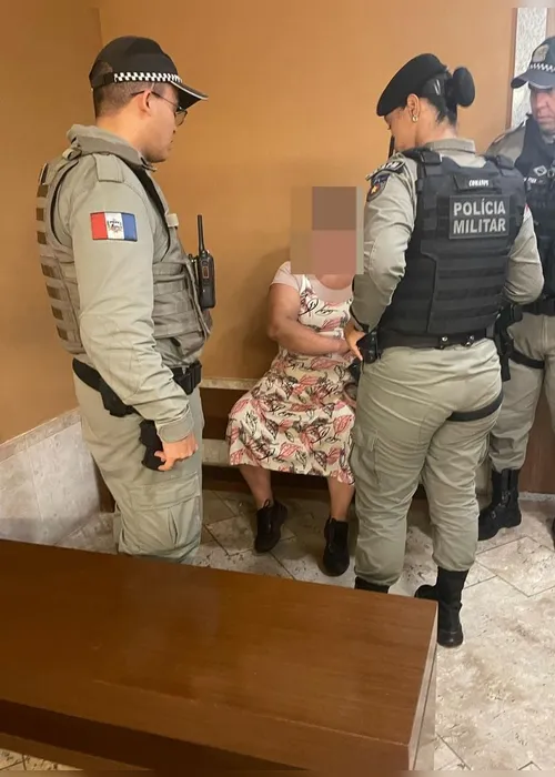 
				Pânico, gritaria e polícia: tia de criança relata tensão em tentativa de rapto
			
			