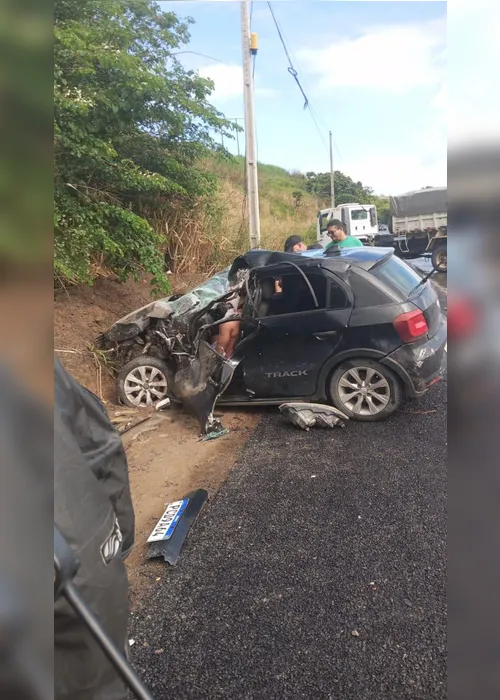 
			
				PM alagoano morre após colisão com carreta em rodovia de Pernambuco
			
			