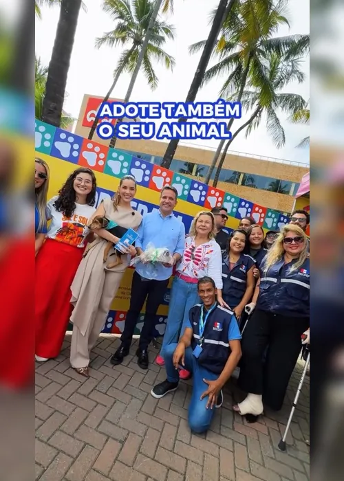 
				Paulo Dantas e primeira-dama Júlia Britto adotam cadela em feira de adoção em AL
			
			