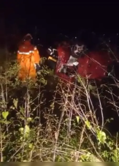 
				Polícia identifica motorista de acidente com três mortes na BR-316; suspeito está foragido
			
			