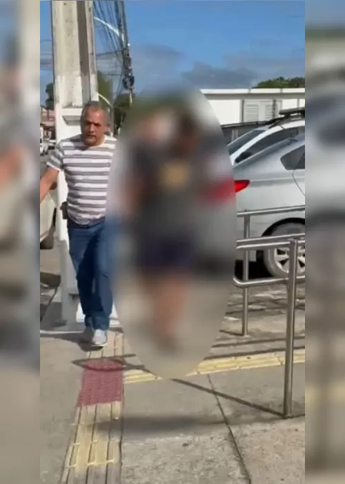 
			
				Preso personal trainer suspeito de estuprar adolescente em academia de Marechal Deodoro
			
			
