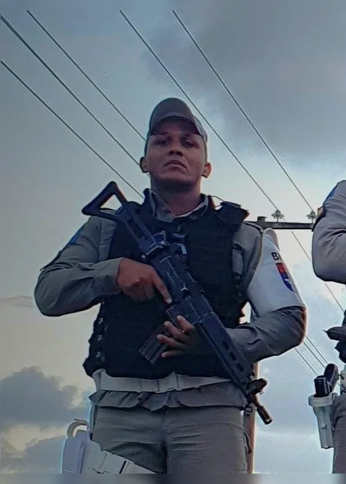 
			
				Saiba quem era o PM alagoano que morreu após colisão com carreta em PE
			
			