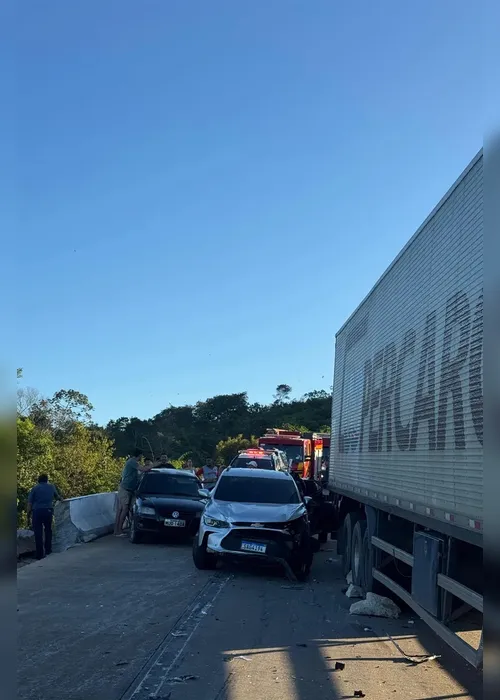 
			
				Saiba quem era o caminhoneiro morto em grave acidente na BR-101
			
			