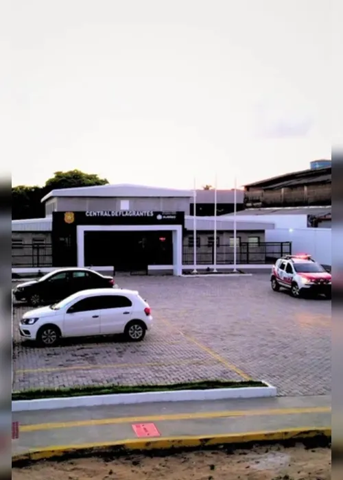 
			
				Suspeito de tentativa de roubo é preso ao dar entrada em UPA com ferimento na cabeça
			
			