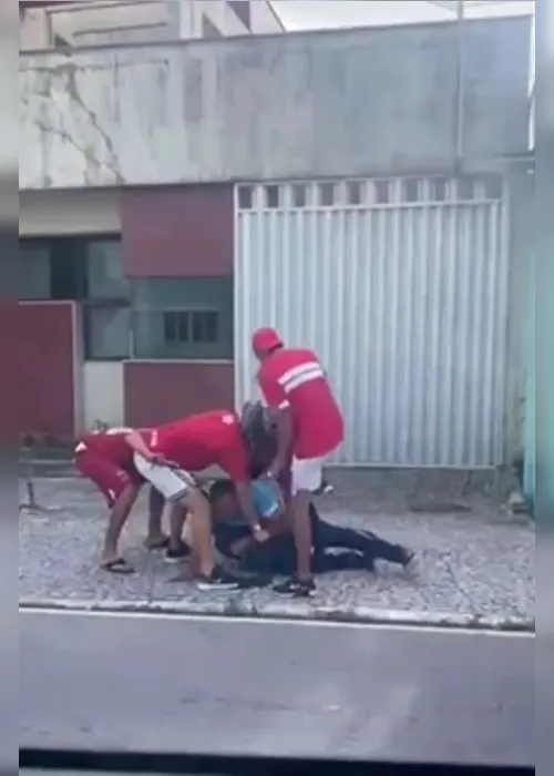 
			
				Suspeito preso por agredir torcedor do CSA tem passagem na polícia; veja o crime!
			
			