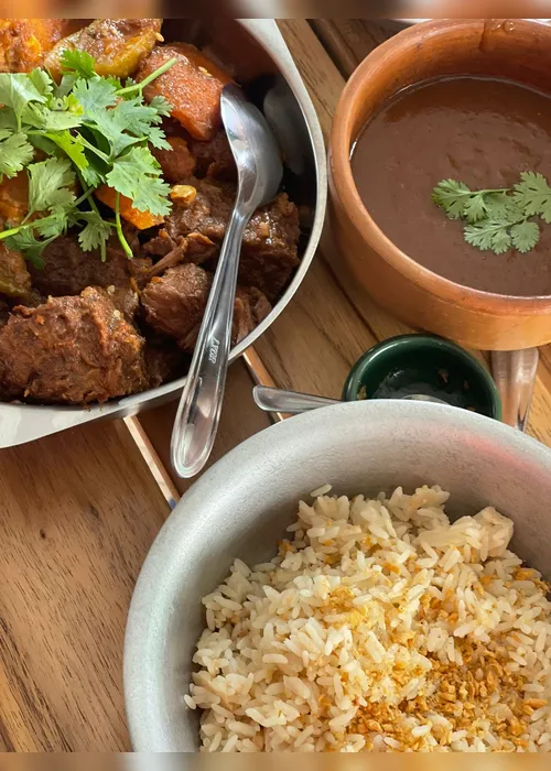 
				Terrinha Cozinha Cultural, mesa posta e alma brasileira
			
			