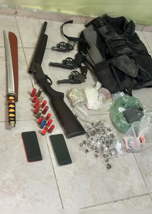 
				Trio é preso com arsenal após denúncia anônima em Girau do Ponciano
			
			