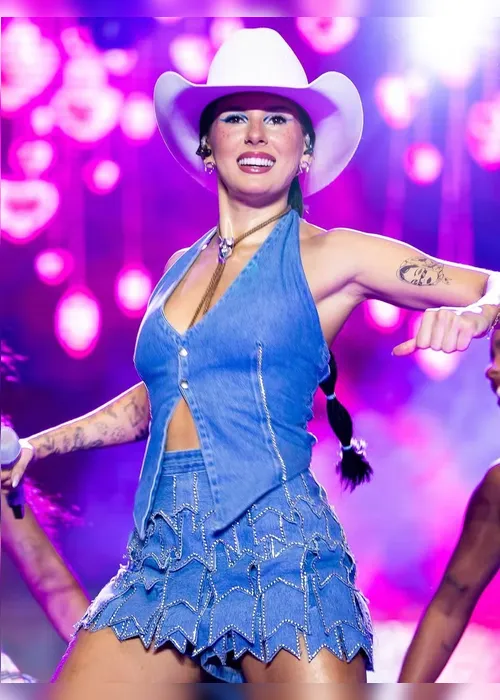 
				Veja os looks juninos das famosas para curtir o São João 2025
			
			
