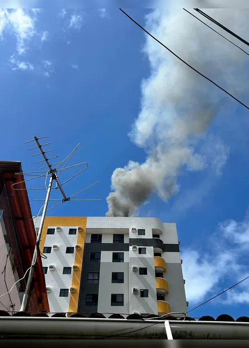 
				Prédio na Ponta Verde é evacuado após incêndio; saiba o que causou o fogo
			
			