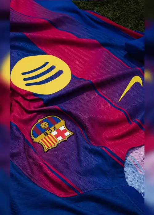 
				"Essa tem cheiro de Champions, irmão", diz zagueiro do Barcelona
			
			