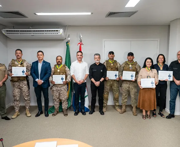 Agentes da SSP são homenageados com a medalha do mérito