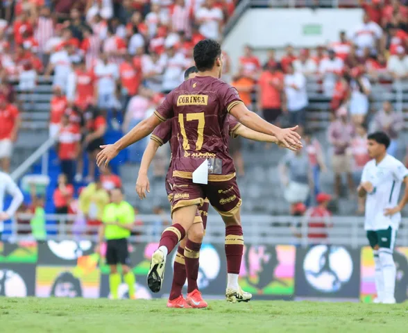CRB vence o líder Goiás, que escalou Anselmo Ramon, e entra no G4 da Série B: 2x0