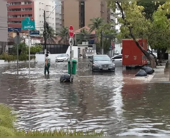 Defesa civil de Maceió testa alerta para extremos climáticos