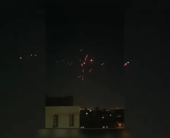 Irã faz novo ataque e lança onda de mísseis balísticos a Israel