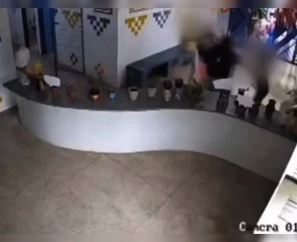 Servidora é agredida por colegas em escola estadual de Dois Riachos