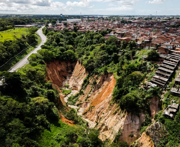 Situação de emergência: órgão nacional vistoria cratera na Ladeira do Catolé