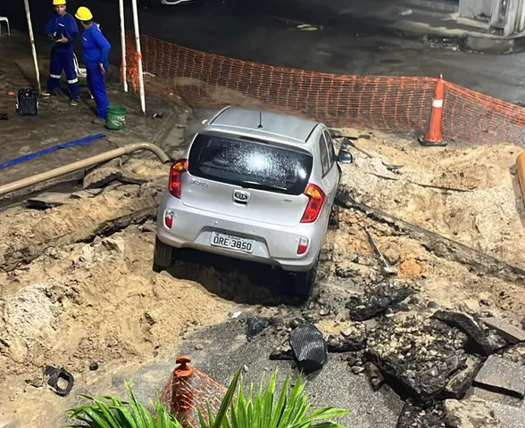 Vídeo: veículo invade obra em Cruz das Almas
