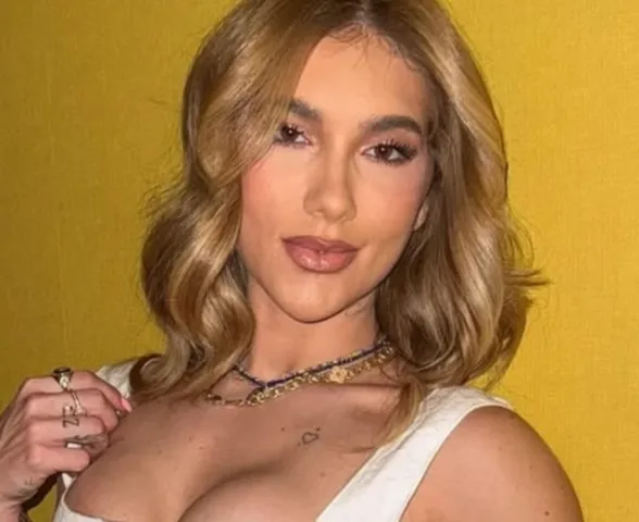 Virginia suspeita de problemas no silicone após sentir dores no corpo