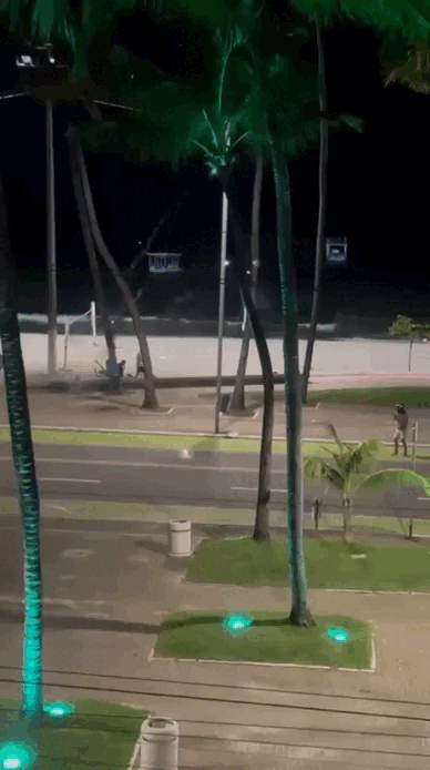 ‘Guerra de rojão’ assusta moradores e turistas na Ponta Verde; SSP identifica suspeitos