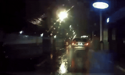 Vídeo mostra colisão entre carro e duas motos na Mangabeiras