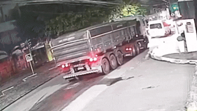 Vídeo mostra momento em que idosa é atropelada por carreta no Poço