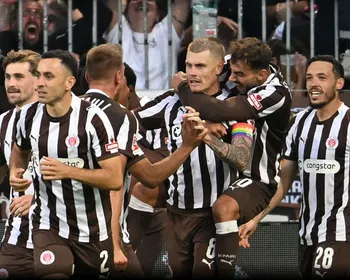 Dortmund deixa escapar vitória no fim e tropeça no St. Pauli na estreia na Bundesliga