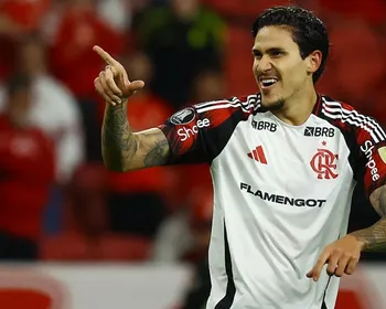 Flamengo volta a vencer o Internacional e vai às quartas da Libertadores