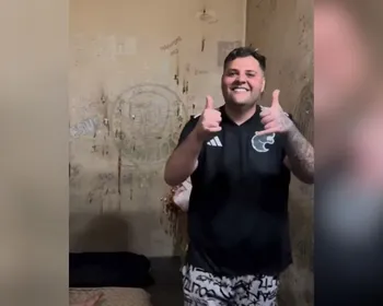 Influenciador Maumau gravou cela onde esteve preso em São Paulo